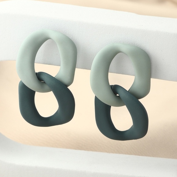 **WREN* Irregular Color Blocking Fashion Resin Earrings - Picture 3 of 5